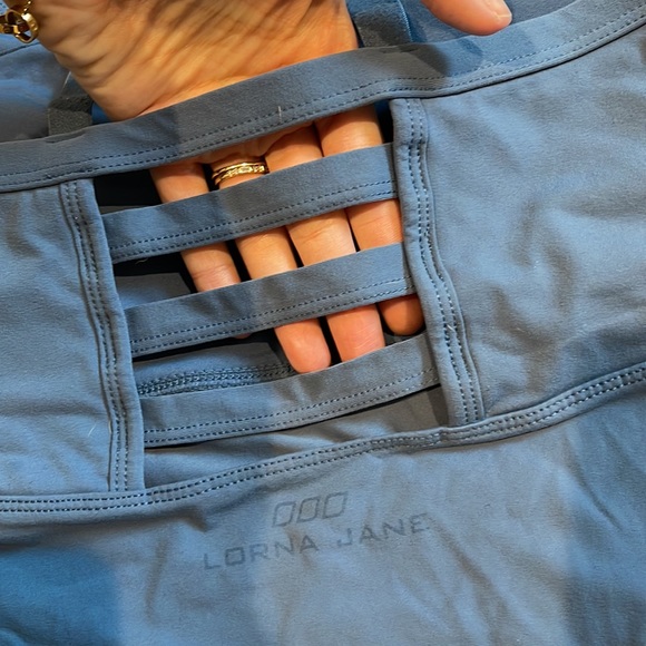 LORNA JANE DUSTY BLUE LADDER BACK BUILT IN BRA CAMISOLE WORKOUT TANK MESH CUTOUT - Picture 6 of 9